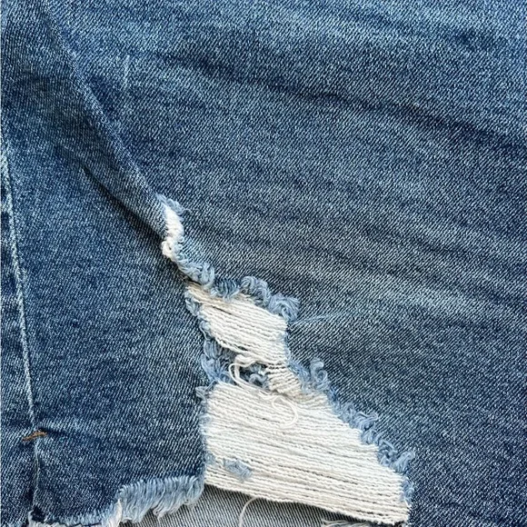 Celebrity Pink NWT Ultra Hi-Rise The Rebel Denim Shorts - Picture 3 of 4